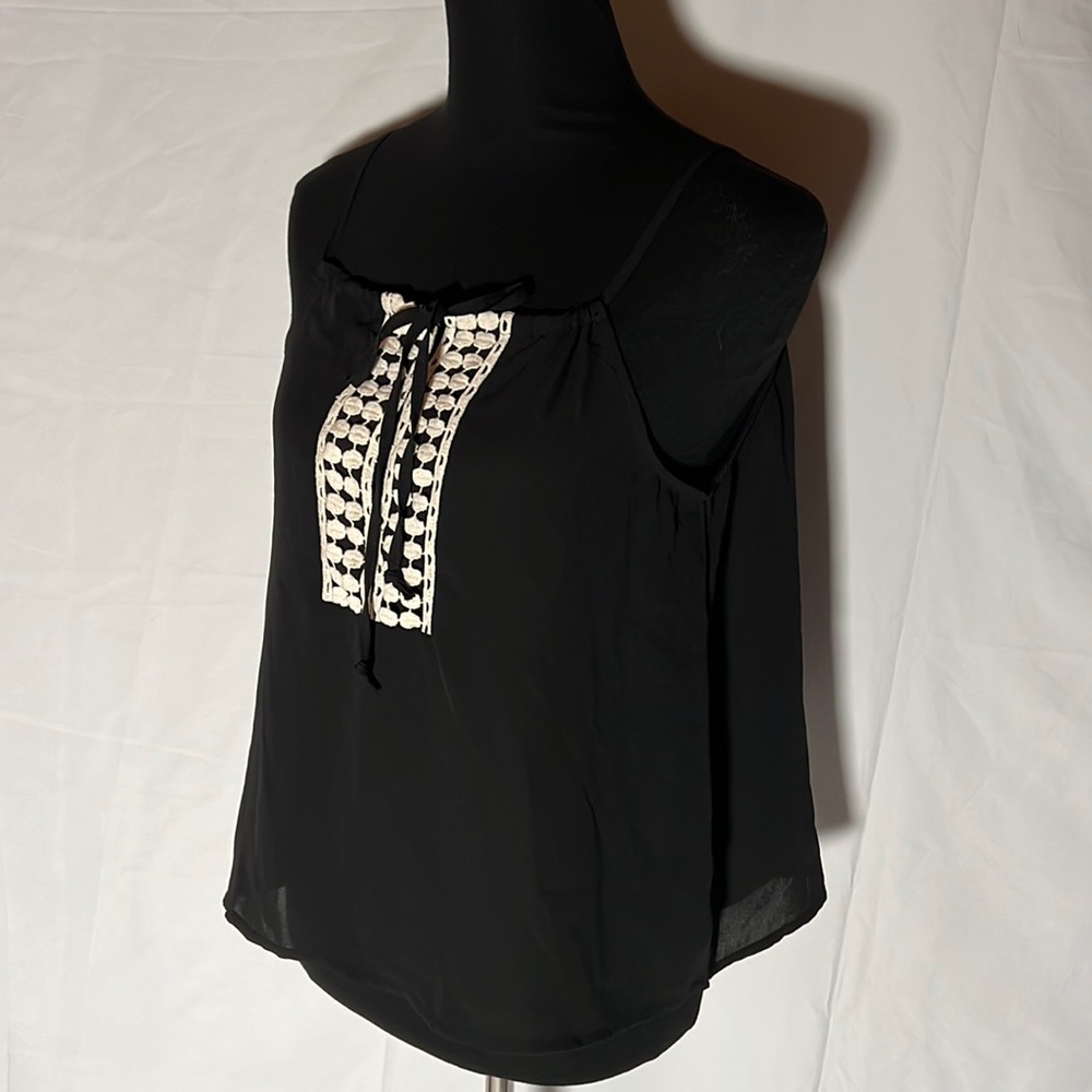 Rue21 Tank Top with Embroidery Detail, size XS - Picture 2 of 16